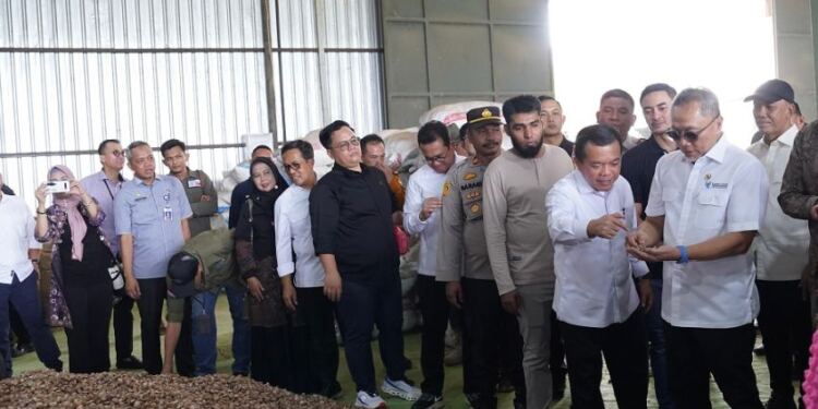 Menteri Perdagangan melepas ekspor pinang asal Jambi. (foto/doc)