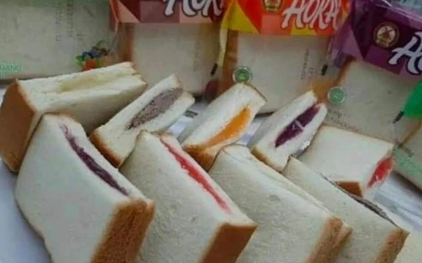 Roti Aoka yang Diduga Mengandung Bahan Kosmetik (foto/net)