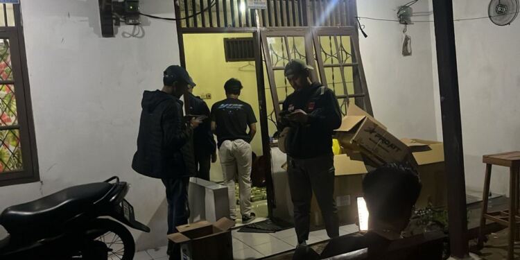 Polda Metro Jaya menggerebek salah satu kontrakan yang dijadikan gudang penyimpanan sabu 72kg. (foto/net)