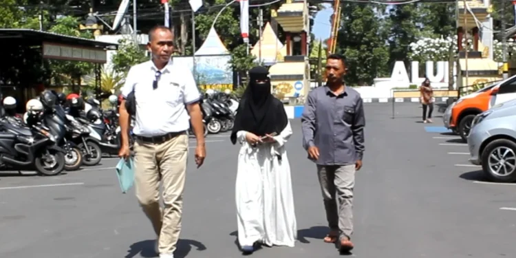 Orang tua santri korban pernikahan diam-diam melaporkan kasus anaknya ke Polisi. (foto/net)