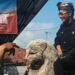Kepala Desa Mangunreja, Ade Rahmat menaiki sisingaan pada acara Milangkala Kabupaten Tasikmalaya ke-392 tingkat Kecamatan Mangunreja. (Foto/Panca)
