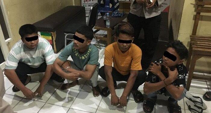 Keempat remaja yang diamankan warga Desa Ie Masen Kayee Adang. (Foto/Net)