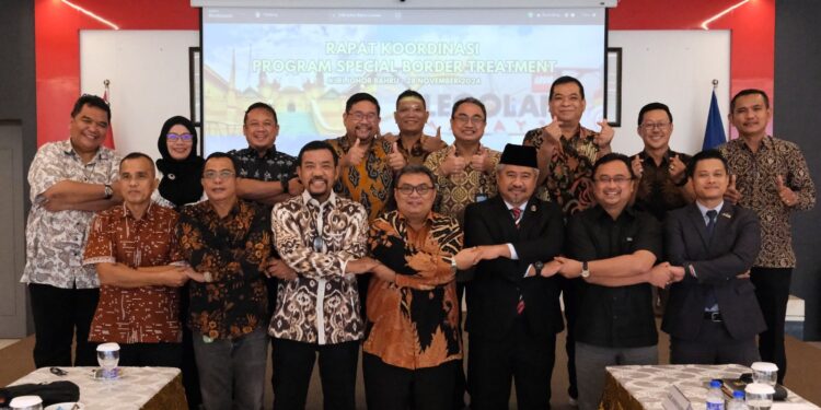 Konjen RI Johor Bahru Sigir Suryantoro Widiyanto dan Kepala Dinas Pariwisata Provinsi Kepulauan Riau, Guntur Sakti. (Foto/Pensosbud).