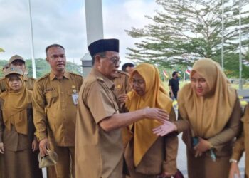 Gubernur Kalsel, Sahbirin Noor kembali dan pimpin apel pagi usai menghilang selama sebulan (foto/doc)