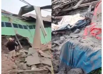 Sejumlah rumah yang roboh dalam kejadian ini, nampak seorang korban tewas alkibat tertimpa bangunan (foto/ist)