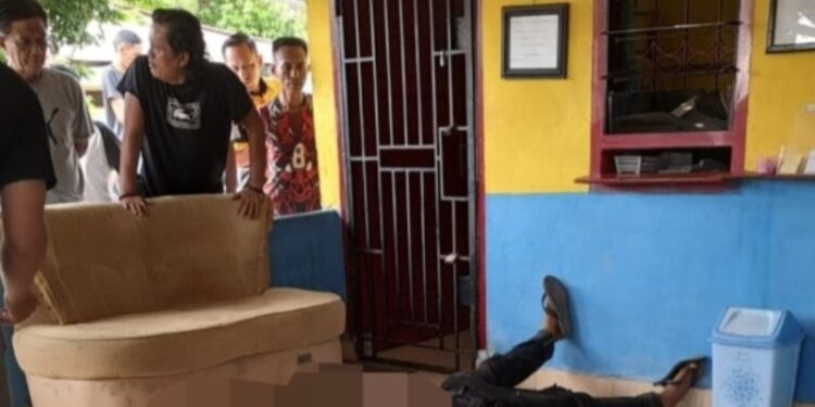Jenazah pria yang tewas ditembak OTK (foto/ist)
