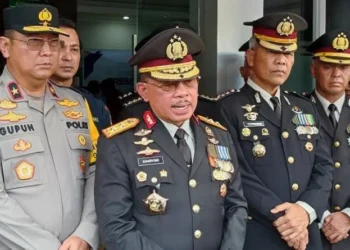 Kapolda Sumatera Barat Irjen Suharyono saat memberi keterangan tentang kasus ini (foto/doc)