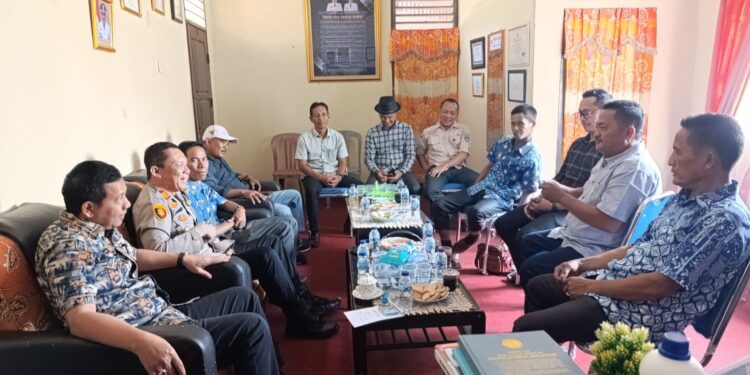 Kapolsek Belitang II Laksanakan Cooling System di Kecamatan Belitang Mulya Bersama Pak Camat (foto/Yesi)