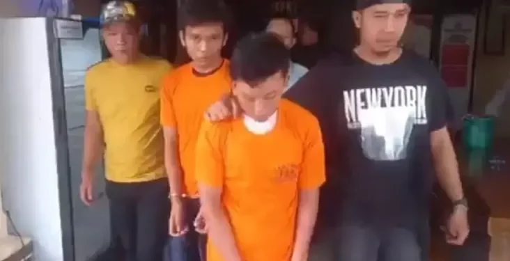 Kedua pelaku yang telah diamankan (foto/ist)