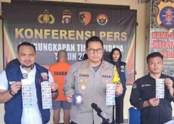 Konferensi pers penangkapan kedua pelaku pemalsuan SIM (foto/doc)