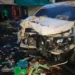 Mobil yang ringsek usai menabrak warung (foto/ist)