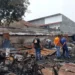Nampak jejeran sepeda motor hangus terbakar di tempat parkir (foto/ist)