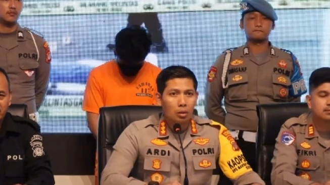 Pelaku saat diamankan di Mapolresta Sleman (foto/doc)