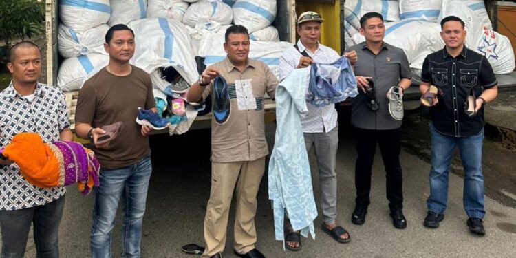 Penyimpanan pakaian bekas impor ilegal di Perumahan Tiban Kencana, Sekupang, Batam, Kepri. (Foto/Dokumentasi).