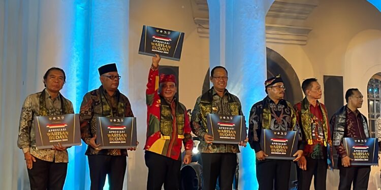 Pemprov Sultra Terima 9 AWBI 2024 oleh Menteri Kebudayaan (foto/ist)