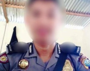 Polisi berinisial AKS yang kini telah diamankan (foto/ist)