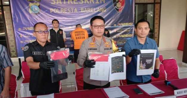 Polresta Barelang berhasil menangkap seorang pria diduga mengelola situs judi online (foto/doc)