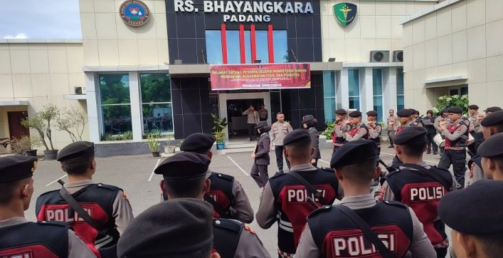Suasana RS Bhayangkara Padang, anggota Kasatreskrim tewas dalam insiden ini (foto/doc)