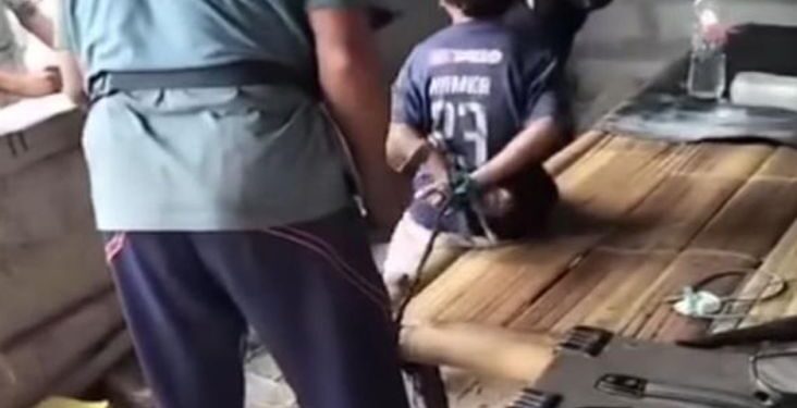 Tangkapan video penganiayaan bocah (foto/ist)