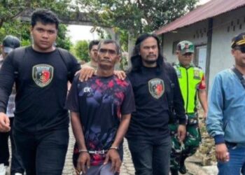 Tersangka kasus korupsi diamankan tanpa perlawanan di Teluk Nibung (foto/ist)