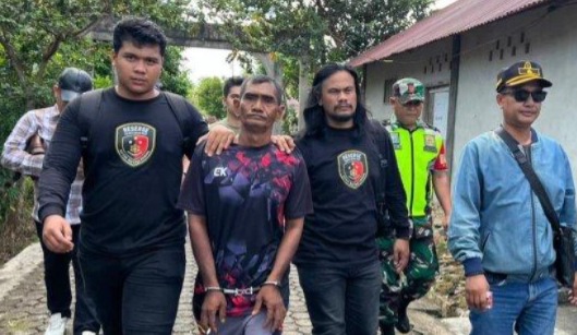 Tersangka kasus korupsi diamankan tanpa perlawanan di Teluk Nibung (foto/ist)
