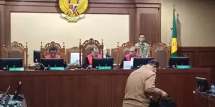 Hakim Agung nonaktif, Gazalba Saleh saat menjalani sidang hukum di Pengadilan Tipikor Jakarta (foto/doc)