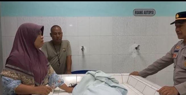 Jenazah siswi SMP di Palembang yang meninggal dunia diduga keracunan minuman jamu racikan kakak iparnya (foto/ist)