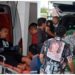 Kedua tahanan Kejari Humbahas yang dibawa ke rumah sakit menggunakan mobil ambulans (foto/ist)