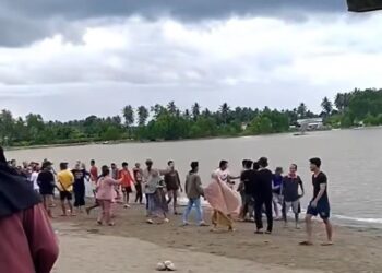 Kericuhan yang terjadi di Muara Sungai Budong-Budong (foto/ist)