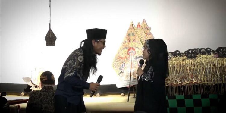 Momen Gus Miftah hina Yati Pesek (foto/ist)