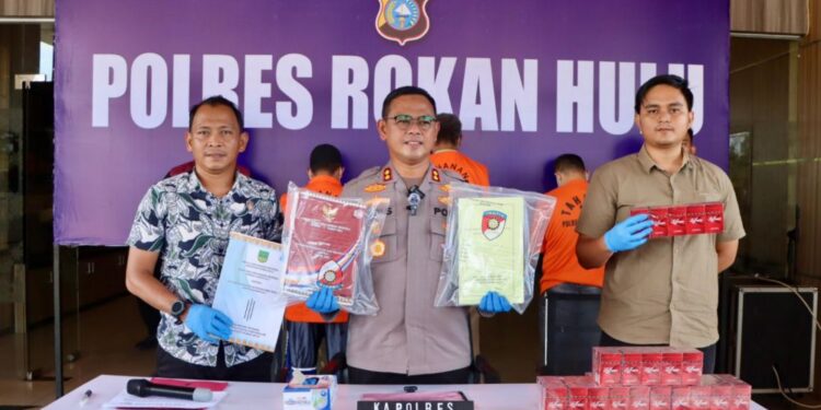 Polisi Gagalkan Peredaran Rokok Ilegal di Rohul, Pelaku Diamankan (foto/Media Center Riau)