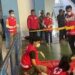 Proses evakuasi mayat mahasiswi UPI oleh petugas (foto/ist)