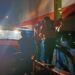 Proses pengevakuasian penumpang kapal (foto/doc)