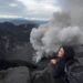 Viral Wanita Nekat Naik Gunung Dukono saat Erupsi, Bikin Netizen Geram (foto/X)