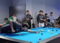 Billy Syahputra saat bermain biliar (foto/dok)