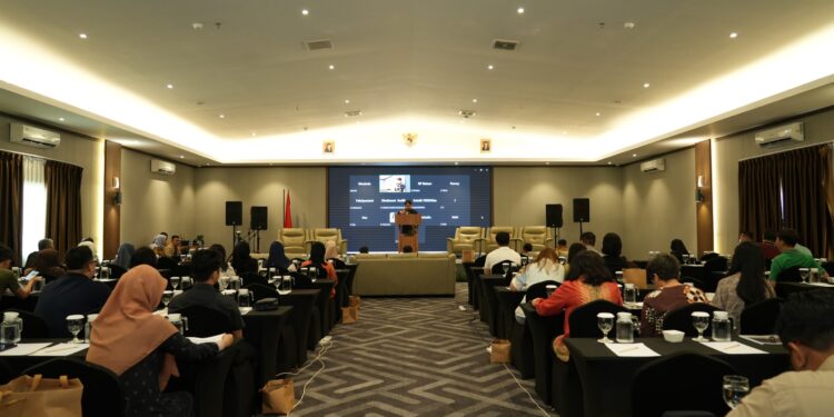 Direktorat Pelayanan Lalu Lintas Barang dan Penanaman Modal BP Batam menginisiasi Focus Group Discussion (FGD) terkait Pengawasan Peredaran Makanan dan Kosmetik di wilayah KPBPB Batam, Kamis, (16/1/2025). (foto/Humas BP Batam)