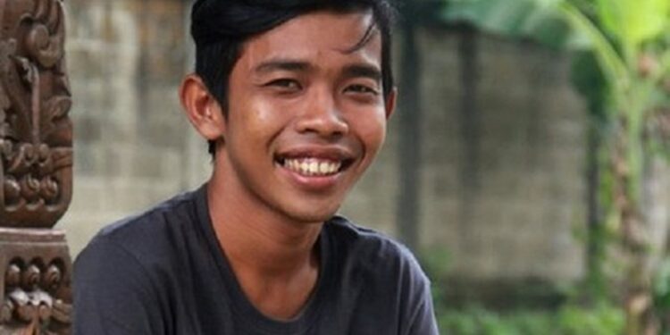 Gagal Nyaleg hingga Jadi Pelayan Restoran, Keuangan Dede Sunandar Terbantu oleh Vicky Prasetyo (foto/net)