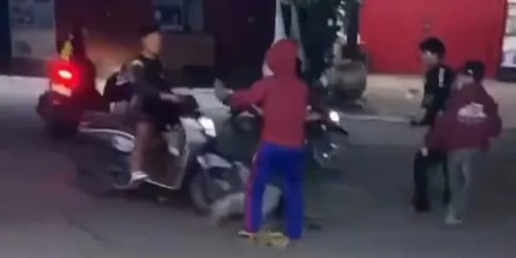 Insiden brutal yang viral di media sosial. (foto/X)