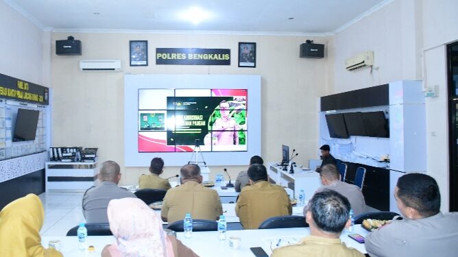 Pemerintah Kabupaten (Pemkab) Bengkalis bersama Polres Bengkalis tengah mempersiapkan agenda menanam jagung serentak se-Indonesia yang direncanakan dalam rapat koordinasi pada Rabu, 15 Januari 2025.(foto/DIskominfo Bengkalis)