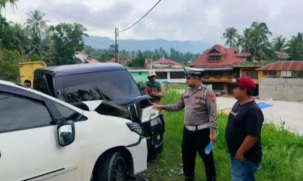 Kecelakaan 2 Mobil Minibus di Solok, Bayi Berusia 10 Bulan Meninggal (foto/ist)