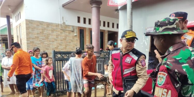 Penyaluran Bantuan Logistik dari Kemensos . (foto/ist)