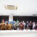 Sekretaris Daerah Kota Batam, Jefridin, M.Pd. menerima rombongan kunjungan kerja dari Pemerintah Kota Batu di Aula Embung Fatimah, Senin (10/02/2025). (foto/Diskominfo Batam)