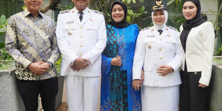 Bupati Langkat H. Syah Afandin, SH dan Wakil Bupati Langkat Tiorita Br Surbakti, SH. di Istana Kepresidenan Jakarta, Kamis (20/2/2025). (foto/Diskominfo Langkat)