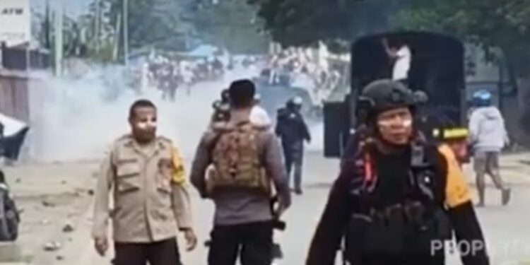 Demo Tolak MBG Ricuh di Papua Pegunungan, Polisi Bubarkan Aksi (foto/ist)