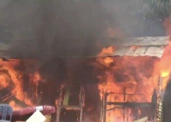 Diduga Tempat Prostitusi, Belasan Warung Remang-remang di Muaro Jambi Dibakar Warga (foto/ist)