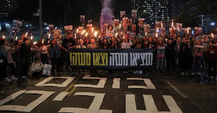 Hamas Tunda Bebaskan Sandera, Warga Israel Justru Demo Kecam Netanyahu (foto/REUTERS)
