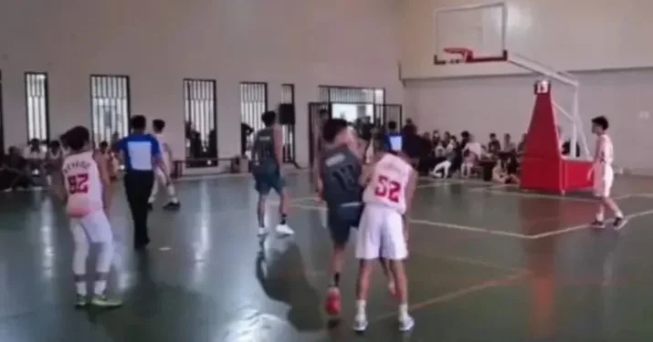 Pebasket SMP yang memukul kepala lawan di Bogor (foto/ist)