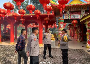 Kapolres Langkat AKBP David Triyo Prasojo saat berbincang. (Foto/Dokumentasi).