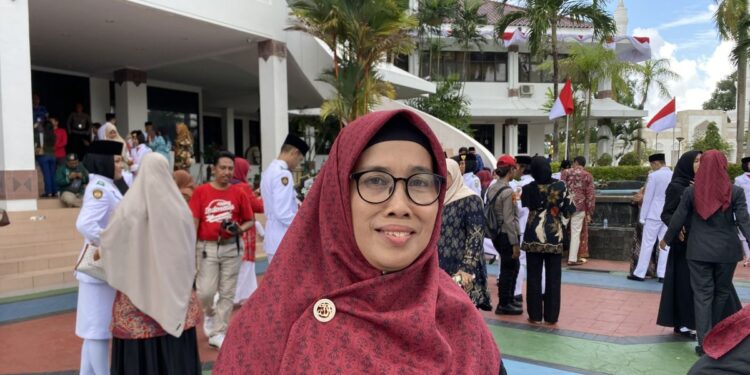 Kepala Badan Kesbangpol Kota Batam, Riama Manurung. (foto/dok)
