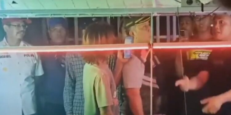 Penertiban PKL di Kebumen Ricuh, Pedagang Tolak Lapaknya Dipindah Satpol PP (foto/ist)